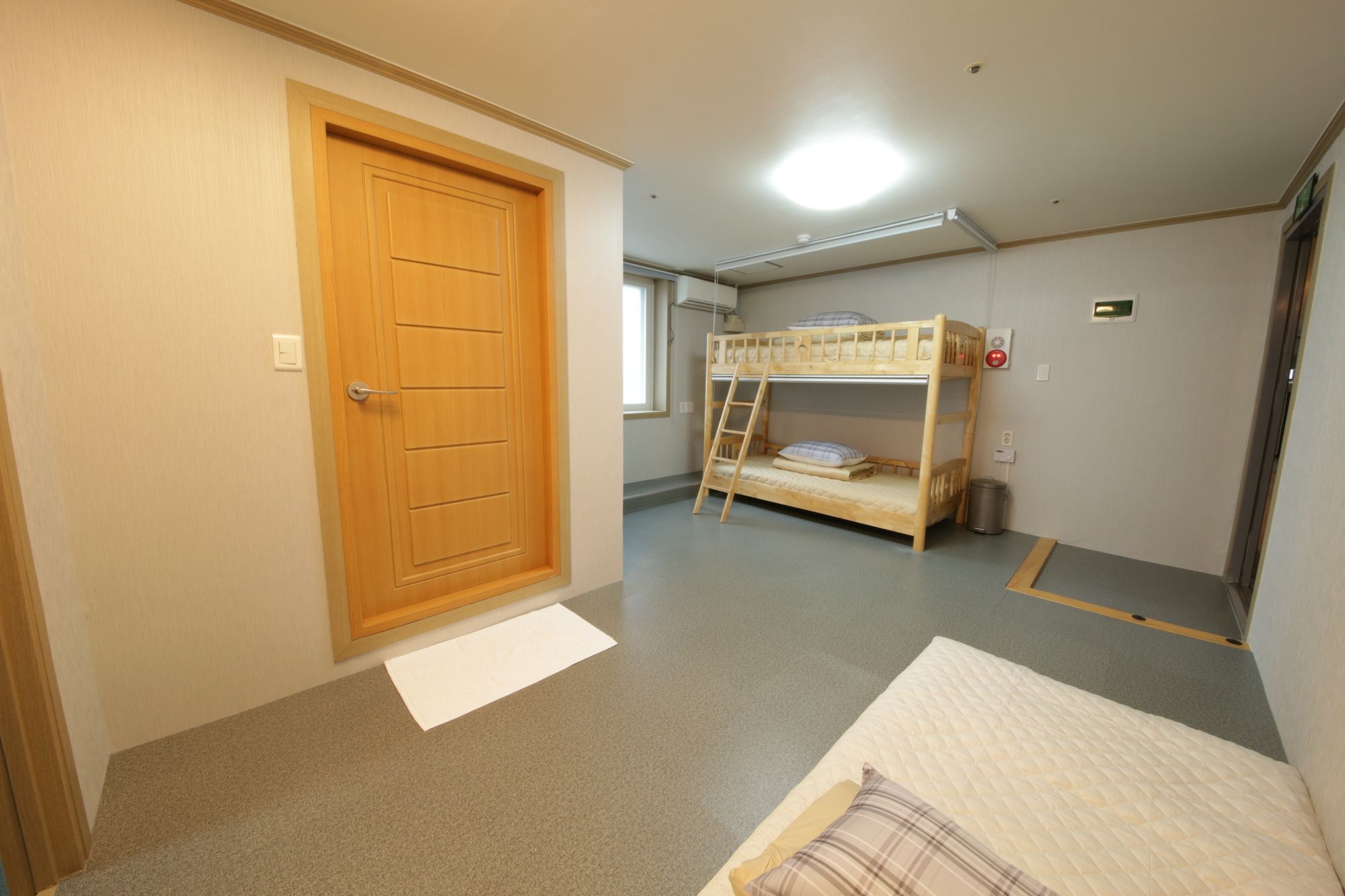 Hostel Familie Busan Station Ngoại thất bức ảnh